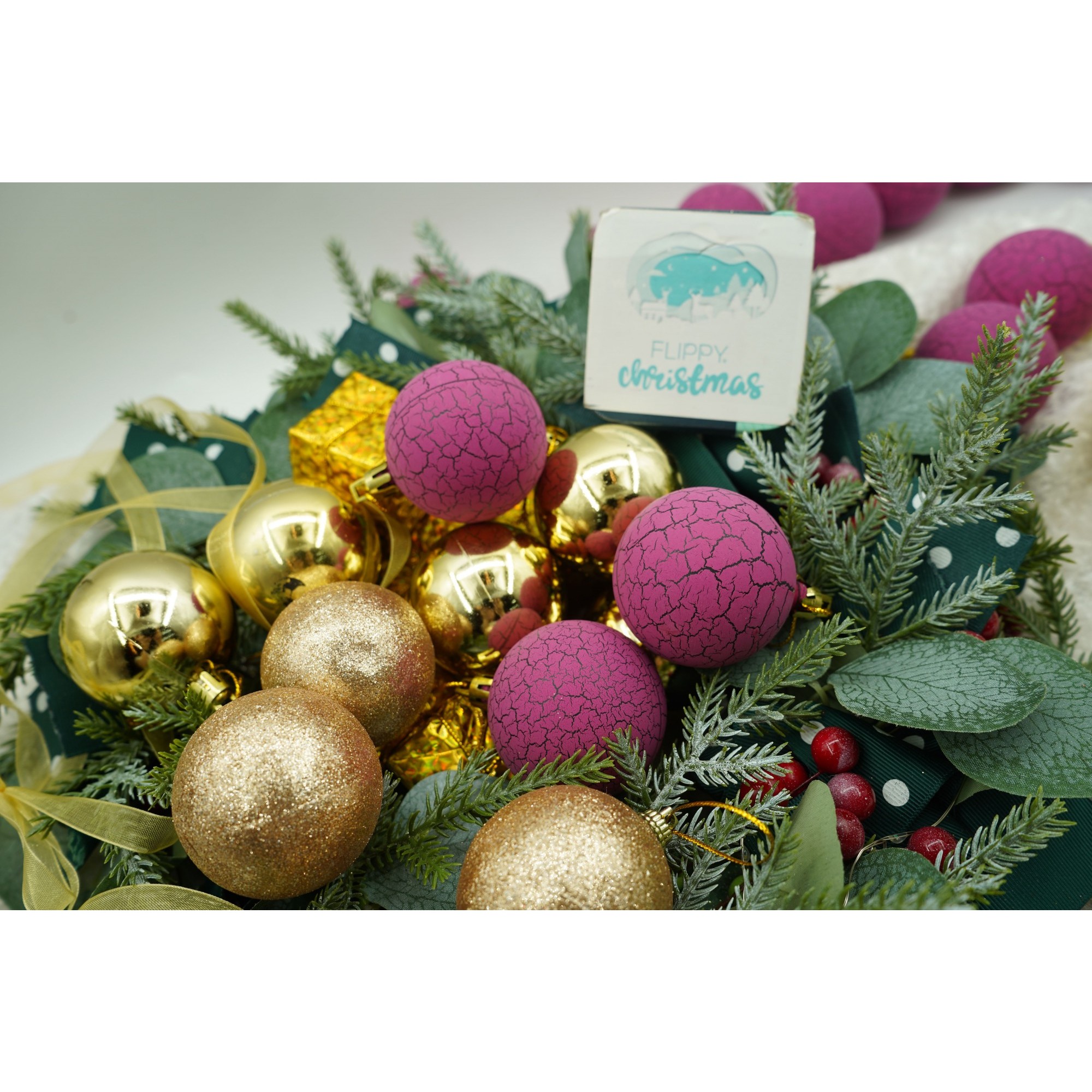 Set de 35 ornamente de brad, , de tip Glob, Auriu/ Mov, din polistiren, cu finisaj sclipitor , cutie 14 cm adancime x 23 cm inaltime x 14 cm lungime) [3]