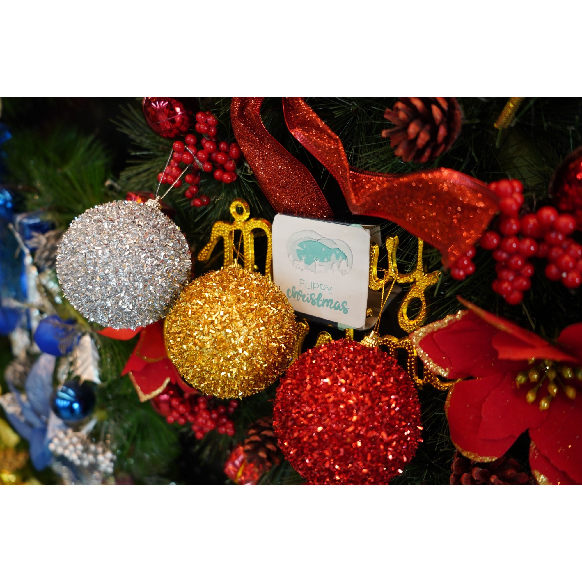 Set de 6 ornamente de brad, , de tip Glob, Multicolor, cu ø de 8 cm, din polistiren, cu finisaj sclipitor , cutie 16 cm inaltime x 24 cm lungime x 8 cm adancime [5]