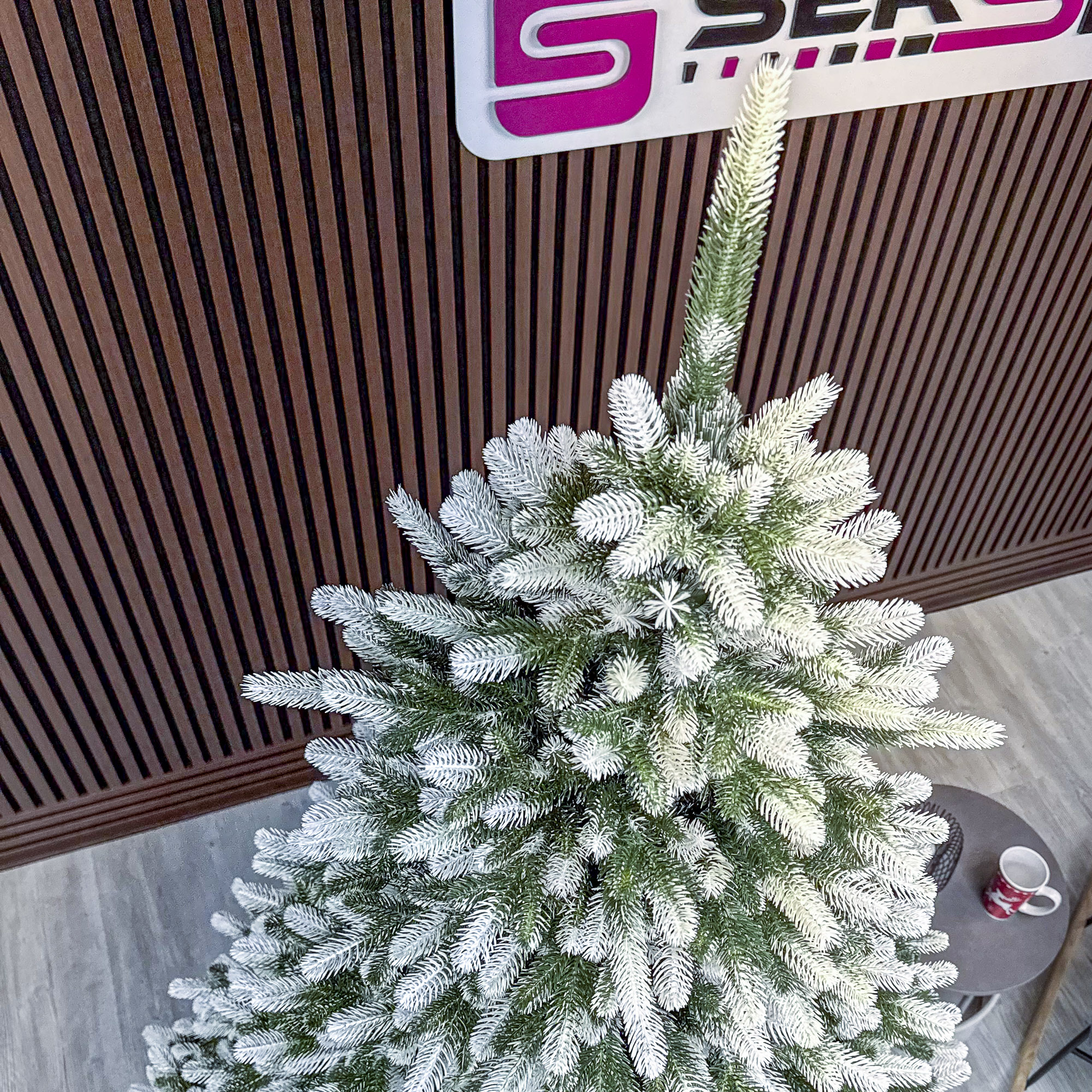 Brad artificial Christmas Deluxe by Sersimo, Polar Winter Select, integral 3D, 230 cm [5]