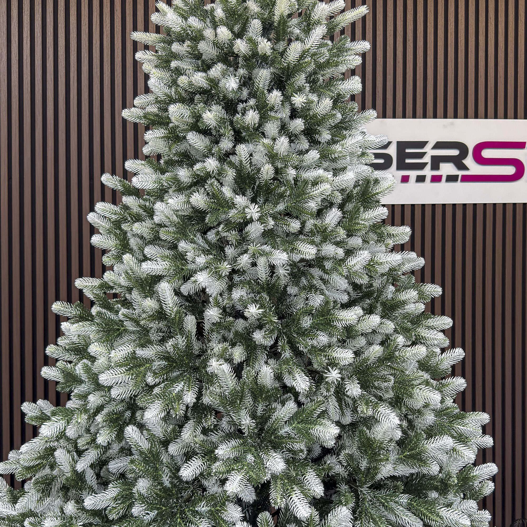 Brad artificial Christmas Deluxe by Sersimo, Polar Winter Select, integral 3D, 230 cm [14]
