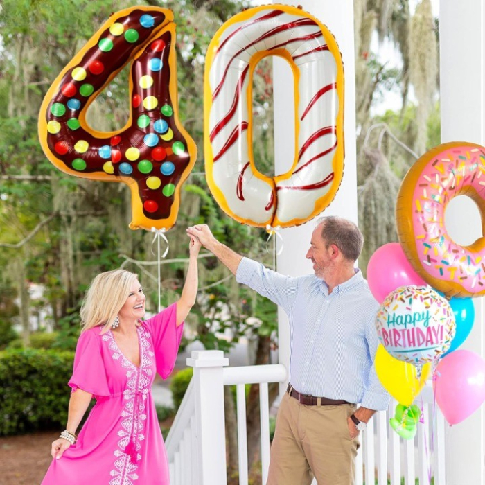 Balon din Folie Metalizata , Figurina Cifra, Imprimeu Gogosi, Tema Aniversare 100 cm, Ambalaj Individual, Pai inclus, Umflare cu Aer sau Heliu, Multicolor, Cifra 0 [2]