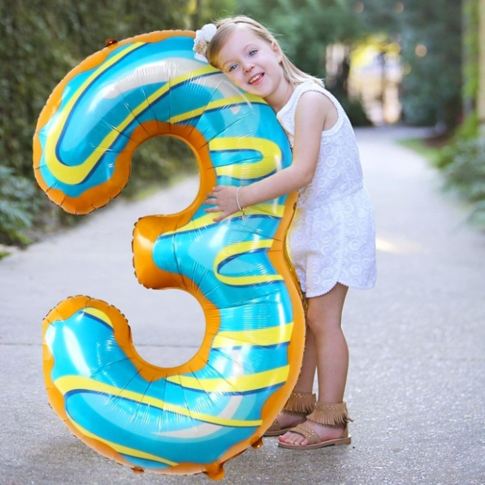 Balon din Folie Metalizata , Figurina Cifra, Imprimeu Gogosi, Tema Aniversare 100 cm, Ambalaj Individual, Pai inclus, Umflare cu Aer sau Heliu, Multicolor, Cifra 3 [5]