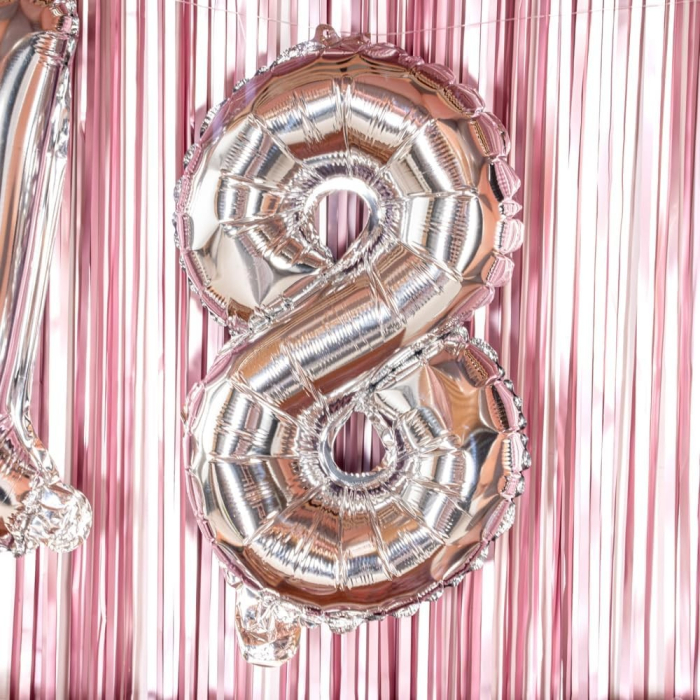 Balon din Folie Metalizata , Figurina Cifra, Tema Aniversare 40 cm, Ambalaj Individual, Pai inclus, Umflare cu Aer sau Heliu, Argintiu, Cifra 8 [5]