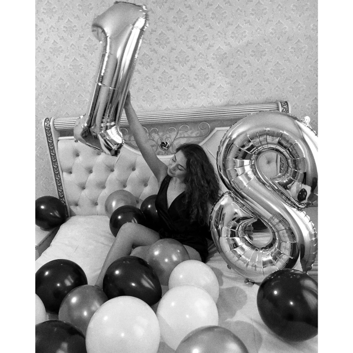 Balon din Folie Metalizata, , Figurina Cifra, Tema Aniversare 80 cm, Ambalaj Individual, Pai inclus, Umflare cu Aer sau Heliu, Argintiu, Cifra 8 [6]