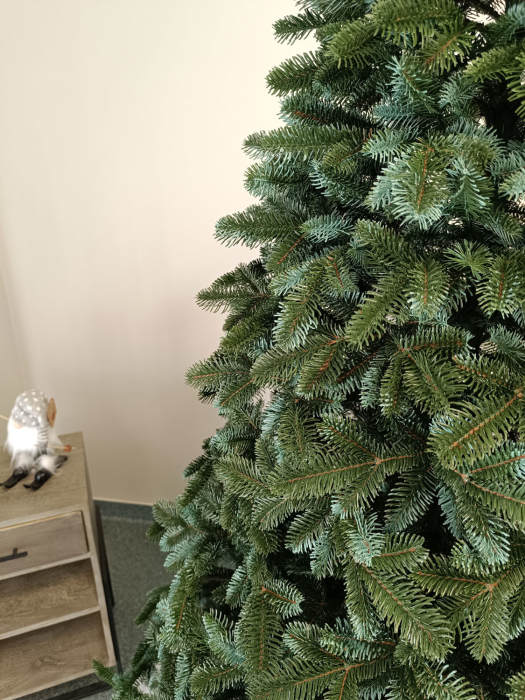 Brad artificial Christmas Deluxe by Sersimo, Canada argintiu, 3D, 210cm [19]