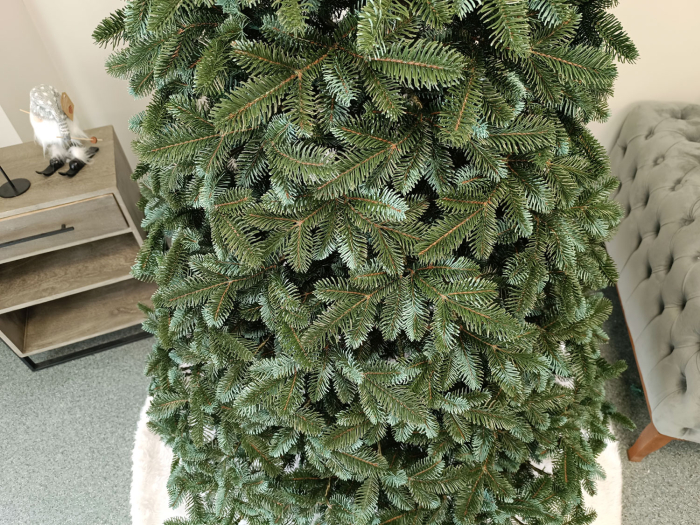 Brad artificial Christmas Deluxe by Sersimo, Canada argintiu, 3D, 210cm [20]