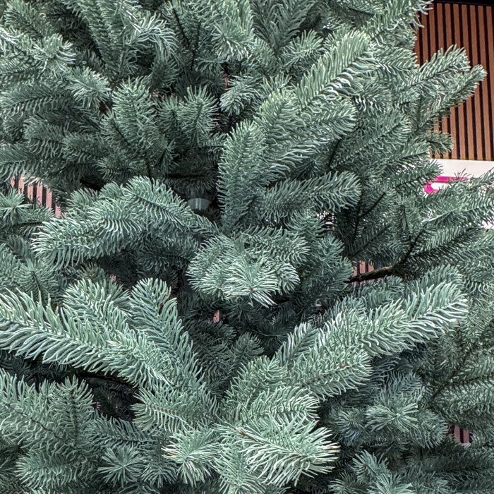 Brad artificial Christmas Deluxe by Sersimo, Kovalivka Select argintiu, integral 3D, 210 cm [9]