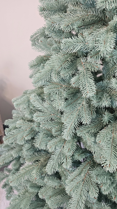 Brad artificial Christmas Deluxe by Sersimo, Kovalivska argintiu, 3D, 210cm [4]