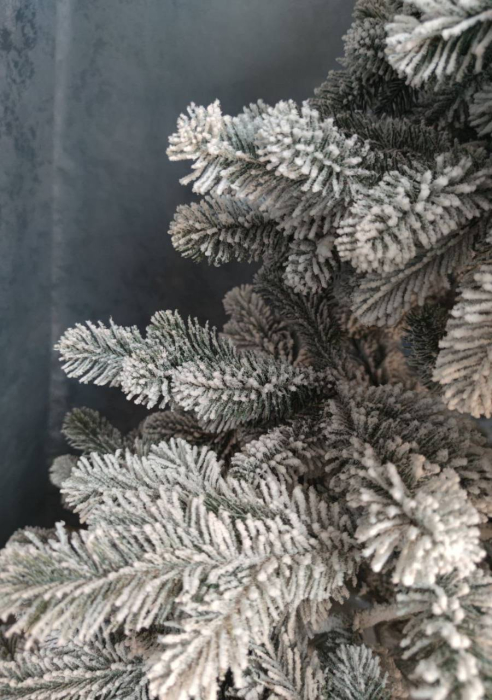 Brad artificial Christmas Deluxe by Sersimo, Kovalivska nins, 3D, 210cm [3]