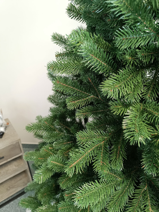 Brad artificial Christmas Deluxe by Sersimo, Kovalivska verde, 3D, 210cm [14]