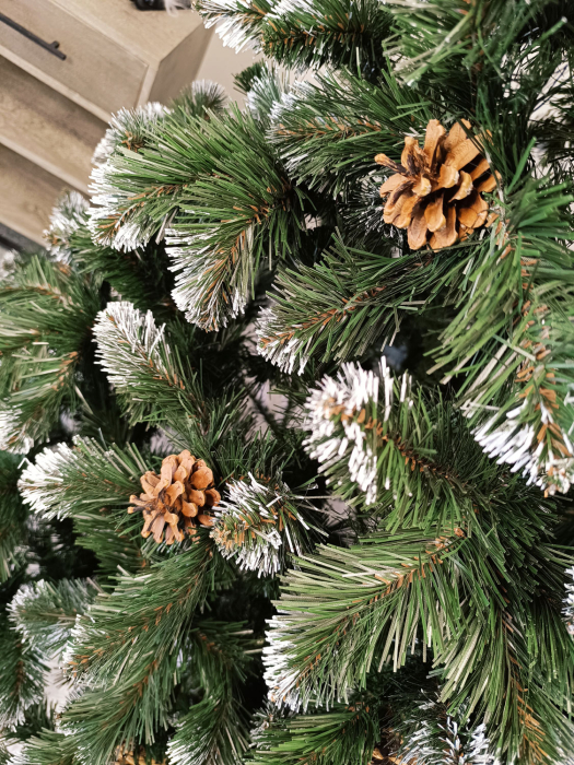 Brad artificial Christmas Deluxe by Sersimo, Lidia Nins cu conuri, 2D, 200cm [8]