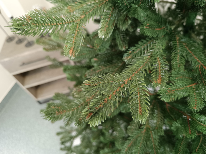 Brad artificial Christmas Deluxe by Sersimo, Viena verde, 3D, 210cm [10]