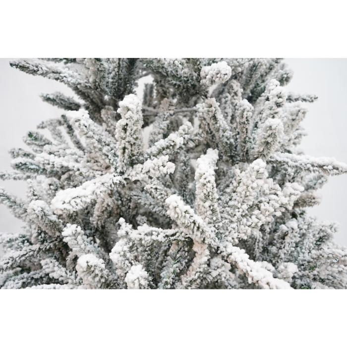 Brad Artificial de Craciun, , 2.10 m inaltime, Verde, Pulverizat alb-tip zapada, Diametru inferior 130 cm, Interior/ Exterior [5]