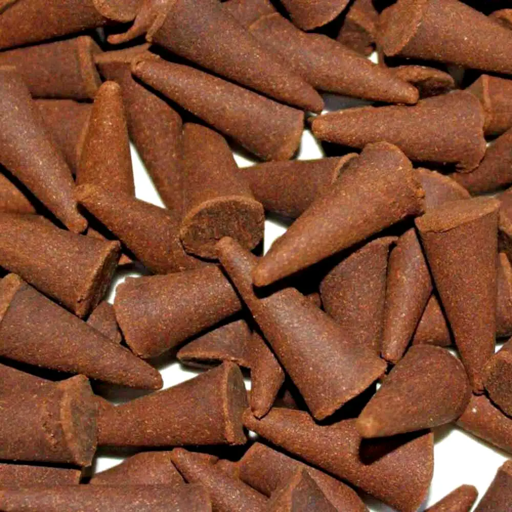 Set 100 de Conuri pentru Aromaterapy cu Parfum de Lemn de Santal, cu Suport pentru Ardere Inclus [3]