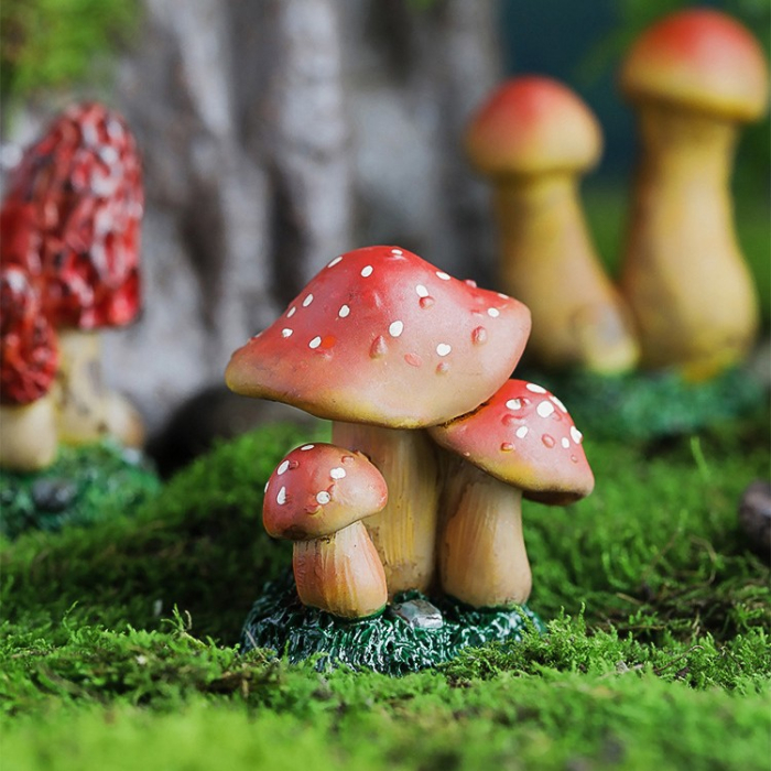 Decoratiune Ornament pentru Ghiveci, , Decoratiune pentru Gradina, Model 1 Ciuperci Rosii cu Buline Albe, 3.1 x 4 cm, Rosu [3]