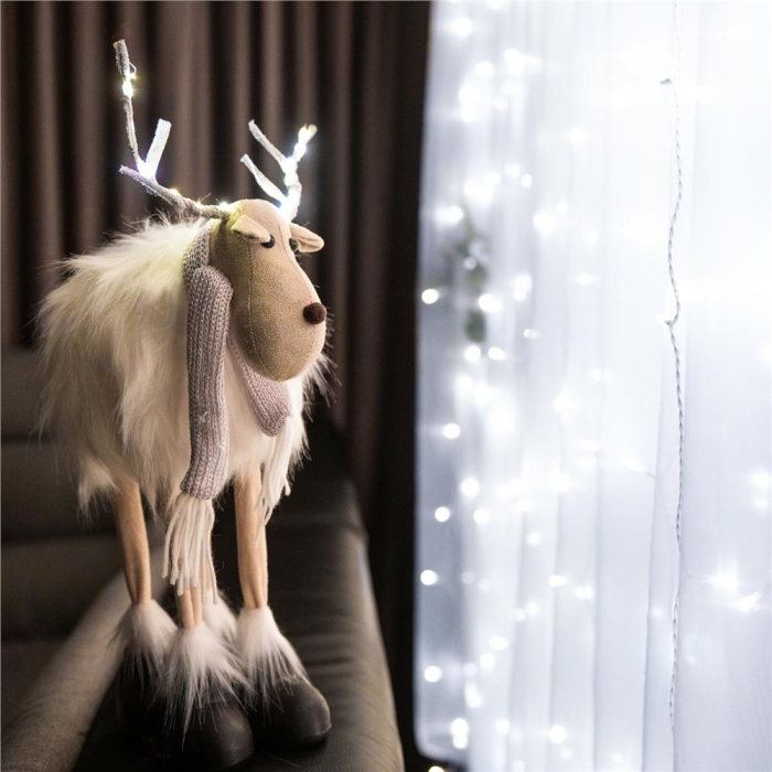 Figurina Craciun, Ren alb cu fular, inaltime 48cm [26]