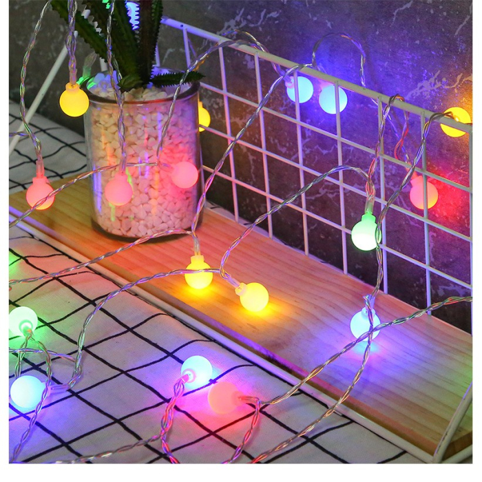 Instalatie sfere brad Craciun , 3 metri, 20 LEd-uri, alimentare la retea, fir transparent, multicolora [7]