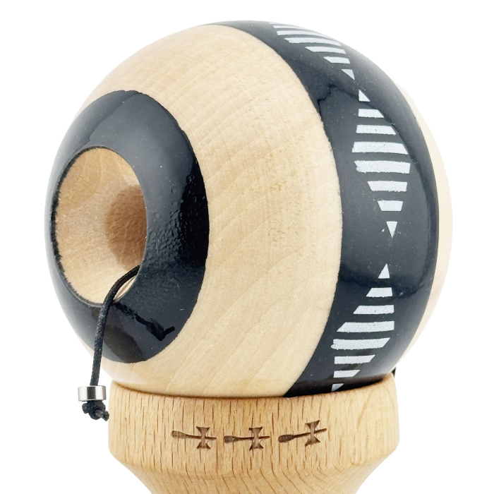 Kendama X FREQUENCY Originala, Profesionala, , Big Cups V2, Super Sticky cu Cupe Mari, Rulment Metalic, din lemn 18 cm, Ata 55 cm, Negru/Maro [5]