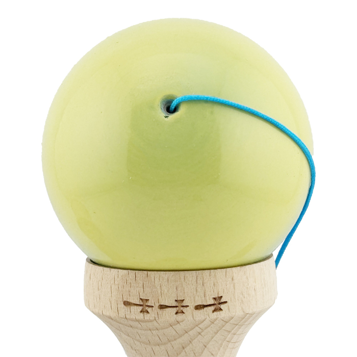 Kendama X Originala, Profesionala, , Big Cups V2, Super Sticky cu Cupe Mari, din lemn 18 cm, Rulment Metalic cu Ata 55 cm, Galben/Albastru [9]