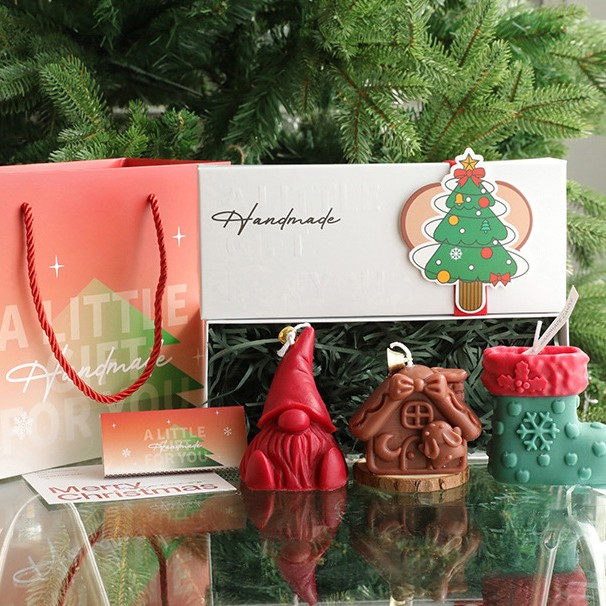 Lumanari Parfumate de Craciun, , GIFT BOX din 3 Lumanari din Ceara de Soia, Model B Pitic, Casuta, Ciorap, 22.5 x 9.5 x 9 cm, Multicolor [1]