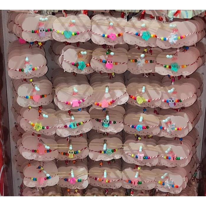 Martisor Bratara Multicolora pentru Copii Random, Snur Alb Rosu, Pandantive din Lemn, Colorate, Modele pentru Copii cu Specific Martisor [2]