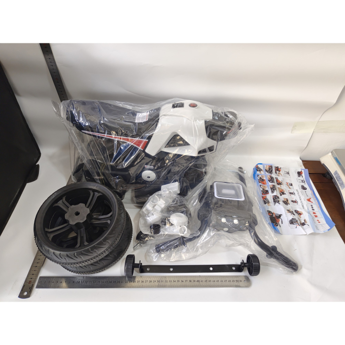 Motocicleta Electrica cu 2 Roti Mari si 2 Roti Ajutatoare, , Acumulator Incarcare, Anti-Rasturnare, Lumini, Muzica, Motor:380, Baterie 6V4.5, 41.5x70x34 cm, 4.5 Kg, 3 Ani+, Alb Negru [3]