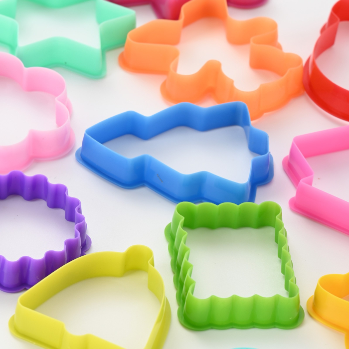 Set 12 forme pentru prajituri , material polipropilena, diverse forme, pentru orice ocazie, adancime 1.6 cm, 23.3 x 33.5 x 1.8 cm, multicolor [16]