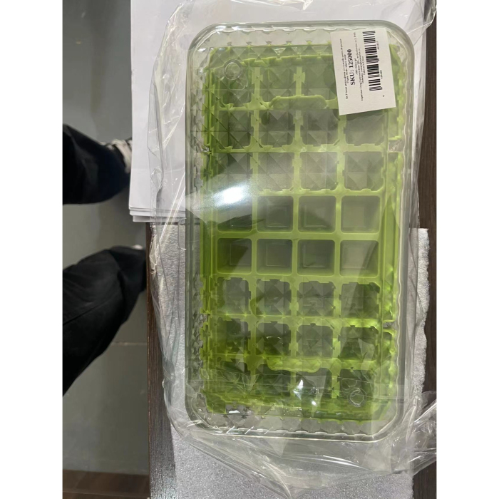 Set 3 forme pentru gheata si o caserola pentru depozitare , 96 de cuburi, verde [6]