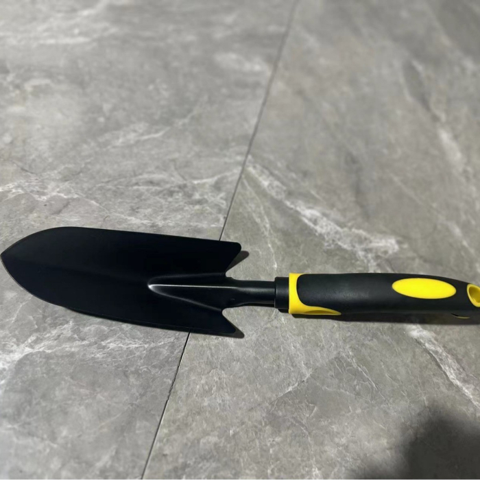 Set 4 Unelte de Gradina , pentru Plantare, Prelucrare Sol si Ingrijire Plante, Material PVC Carbon, Grebla, Sapaliga cu Cap Dublu, Lopata Mica, Lopata Lata, 43 x 11 cm, Negru/Galben [8]