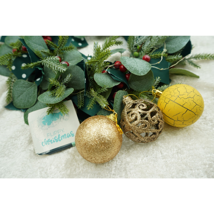 Set de 12 ornamente de brad, , de tip Glob, Auriu/ Galben, din plastic, cu finisaj sclipitor , cutie 6 cm adancime x 30 cm inaltime x 18 cm lungime) [2]