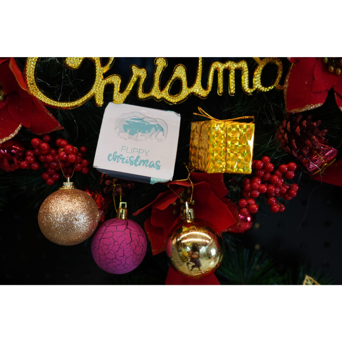 Set de 35 ornamente de brad, , de tip Glob, Auriu/ Mov, din polistiren, cu finisaj sclipitor , cutie 14 cm adancime x 23 cm inaltime x 14 cm lungime) [5]