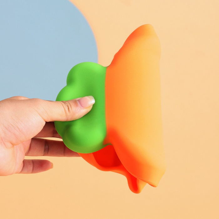 Set diversificare bebelusi , din silicon, 23.5 x 12.5 cm, 1 farfurie compartimentata in forma de morcov, lingurita si furculita, pai, perie pai, fara alergeni, ventuza fixare, forma creativa, portocaliu [6]