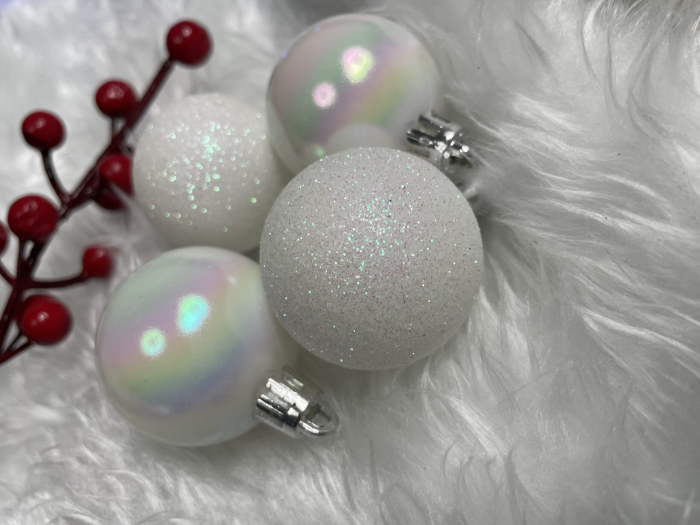 Set globuri de Craciun, 30 bucati, 3 modele, 4/5/6cm, alb [18]