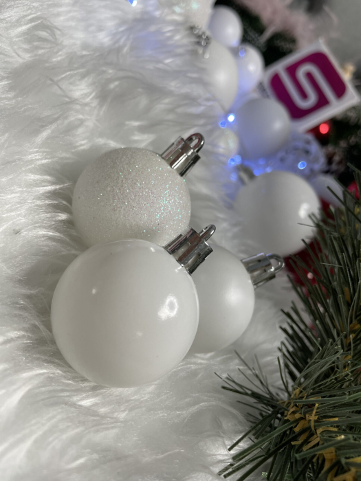 Set globuri si decoratiuni de Craciun, 100 piese, diverse dimensiuni cu stea, alb [19]