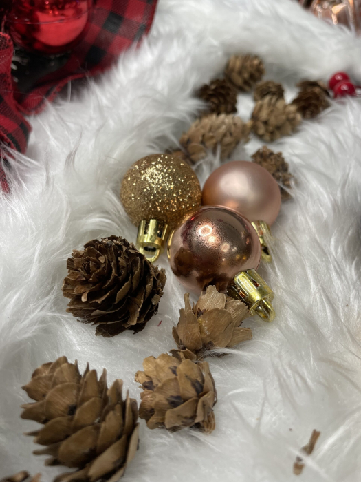 Set globuri si decoratiuni de Craciun, 101 piese, diverse dimensiuni, roz auriu [20]