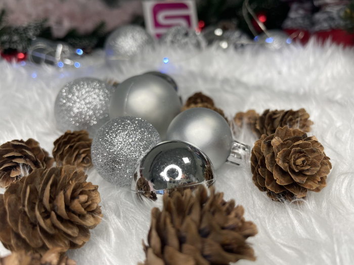 Set globuri si decoratiuni de Craciun, 102 piese, diverse dimensiuni, argintiu [21]