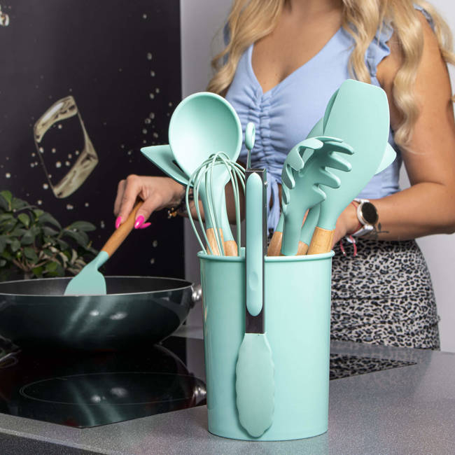 Set Sersimo 12 ustensile de bucatarie din silicon termorezistent si maner din bambus, verde [16]