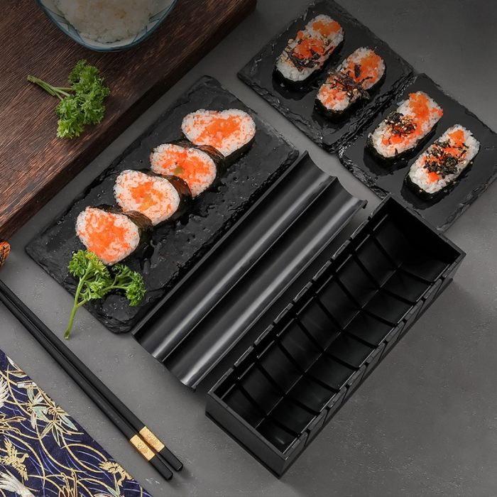 Set ustensile pentru facut sushi , 10 piese, forma inima inclus, 3 forme clasice, extensibil, finisaj lucios, material ABS, curatare usoara, negru [9]