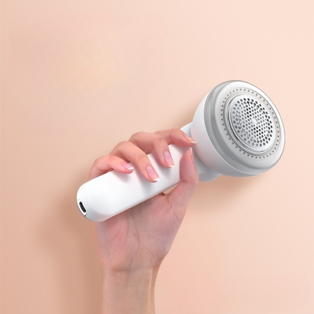 Aparat Pentru Curatat Scame, Par Si Praf, , Pentru Diferite Tipuri De Material, Cu Lame Din Otel Inoxidabil, Incarcare Prin USB Type-C, Cu Perie De Curatare si Cablu USB Incluse, Alb, 20 x 8.8 x 8.5 cm [1]