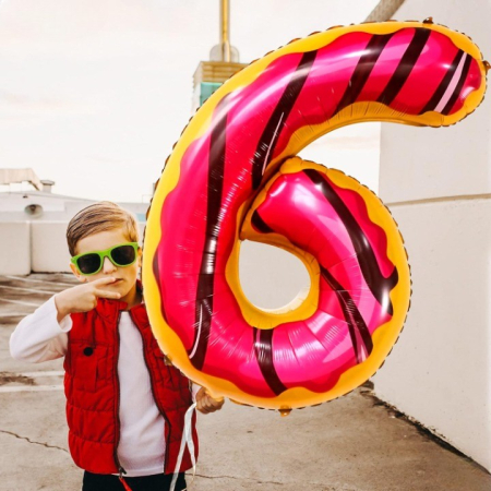 Balon din Folie Metalizata , Figurina Cifra, Imprimeu Gogosi, Tema Aniversare 100 cm, Ambalaj Individual, Pai inclus, Umflare cu Aer sau Heliu, Multicolor, Cifra 6 [3]