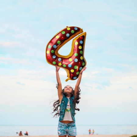 Balon din Folie Metalizata , Figurina Cifra, Imprimeu Gogosi, Tema Aniversare 100 cm, Ambalaj Individual, Pai inclus, Umflare cu Aer sau Heliu, Multicolor, Cifra 4 [9]