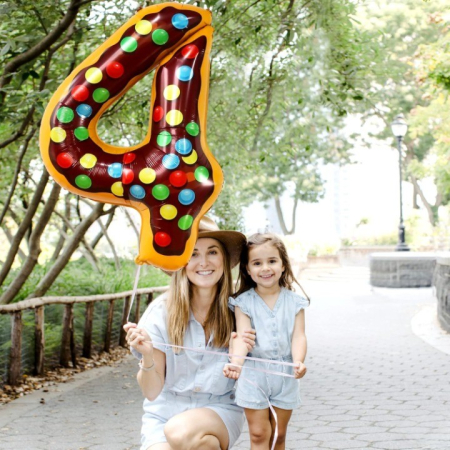 Balon din Folie Metalizata , Figurina Cifra, Imprimeu Gogosi, Tema Aniversare 100 cm, Ambalaj Individual, Pai inclus, Umflare cu Aer sau Heliu, Multicolor, Cifra 4 [2]