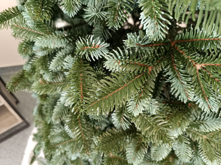 Brad artificial Christmas Deluxe by Sersimo, Canada argintiu, 3D,180cm [13]