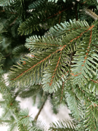 Brad artificial Christmas Deluxe by Sersimo, Canada argintiu, 3D,180cm [1]