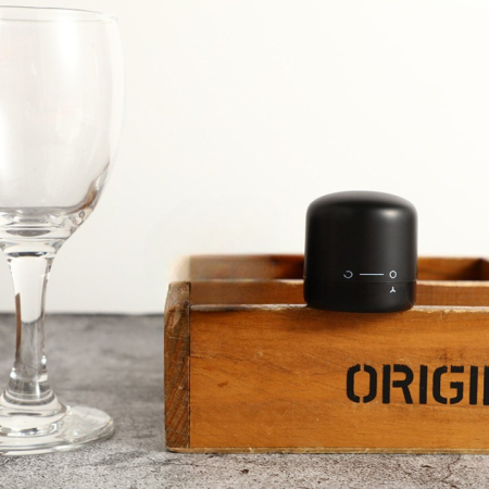 Capac de Etansare a Sticlei de Vin, , Rotativ, On-Off, Silicon, Reutilizabil, Usor de Depozitat si Folosit, 3.8 x 3.8 x 3.8 cm, Negru [1]