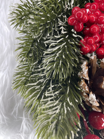 Coronita pentru Craciun, 40 cm, din brad artificial 3D, cu conuri si zapada, verde [18]