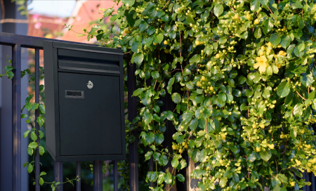 Cutie postala de exterior, pentru gard sau perete, din otel zincat, cu incuietoare, 32x8x25cm, gri inchis [1]