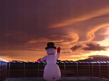 Figurina Craciun Om de Zapada, gonflabila, cu iluminare LED, umflare automata, 240cm [19]