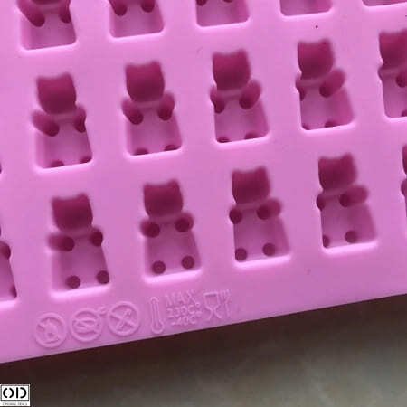 Forma din Silicon pentru 50 de Jeleuri in Forma de Ursuleti Haribo [11]