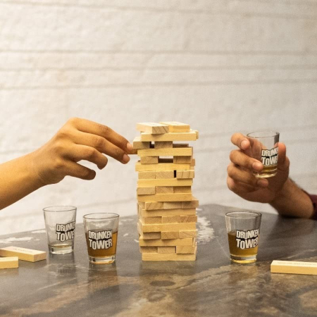 Joc de Baut Jenga , Turnul Betivului din Lemn, Piese cu Provocari, Pahare de Shot din Sticla Incluse, 19 x 7 x 20 cm [1]